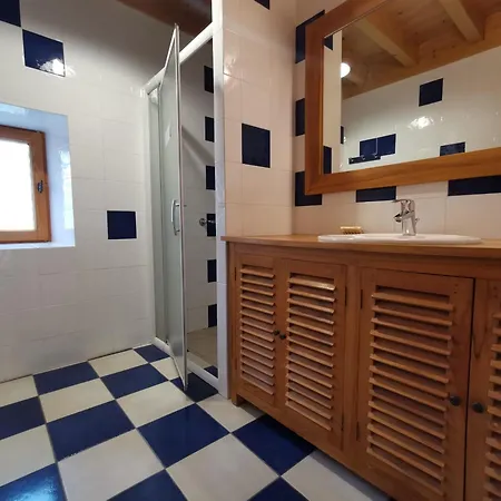 Familial A Avec Jardin Et Aire De Jeux - Fr-1-582-292